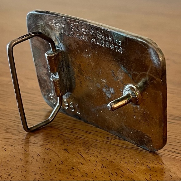 Vintage, 1981 brass belt buckle - Picture 2 of 4